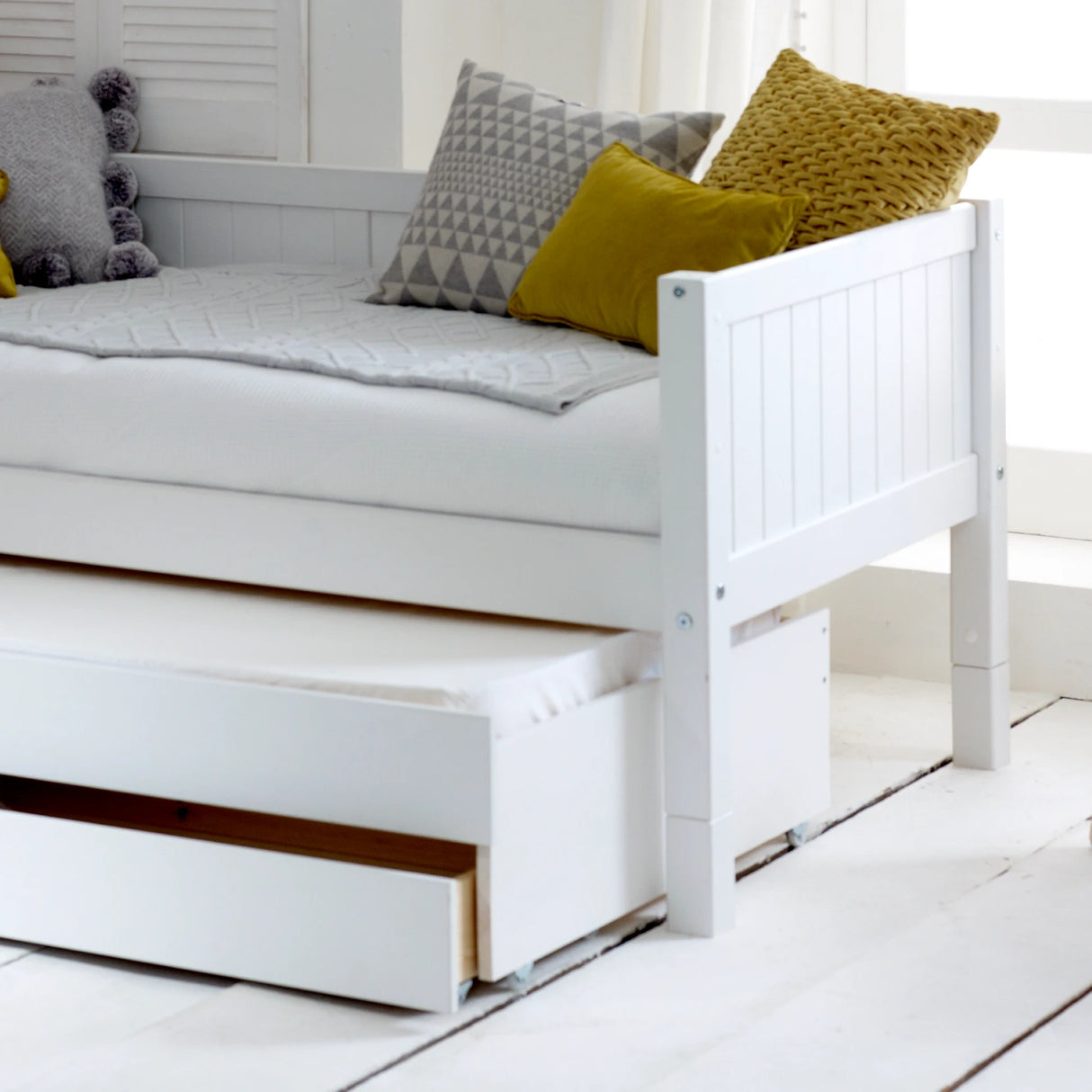 Thuka Nordic Daybed 1 with Grooved Panels - Little Snoozes