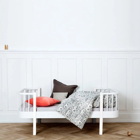 FREE Installation - Oliver Furniture Wood Original Junior Bed in White - Little Snoozes